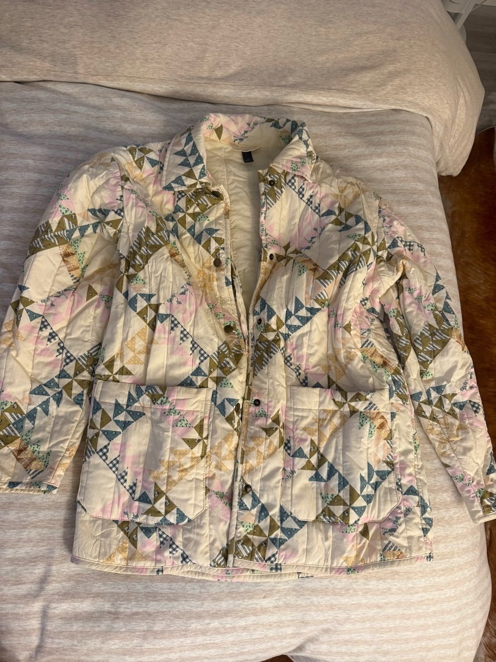 Universal Thread Quilted Patchwork Jacket in Cream with Multicolor Geo Print
